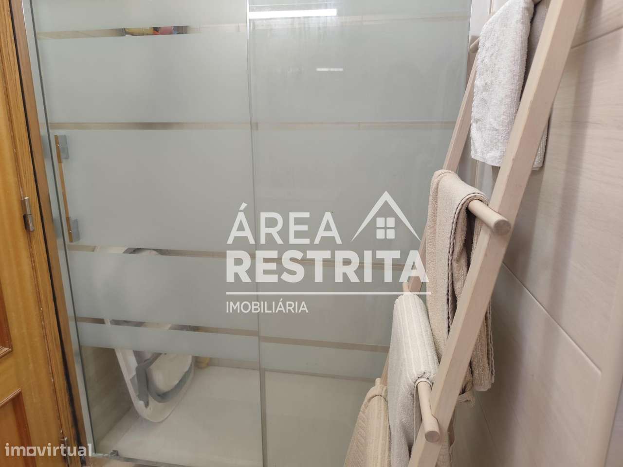 Moradia T3+1 na Quinta do Conde I-36