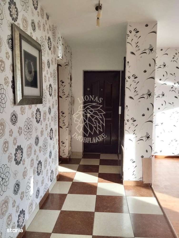 Apartament 90 mp+2 balcoane-etaj 1-curte, parcare-C. Moldovei - Imagine principală: 5/8