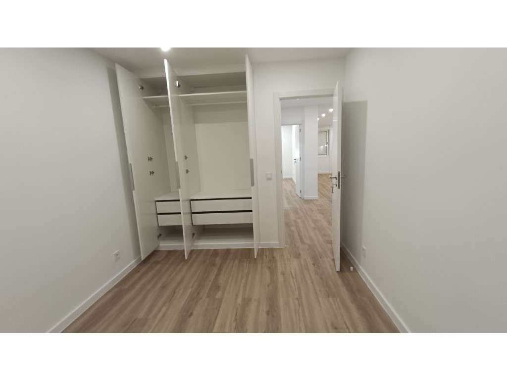 Apartamento T3 REMODELADO | Centro do Cacém-12