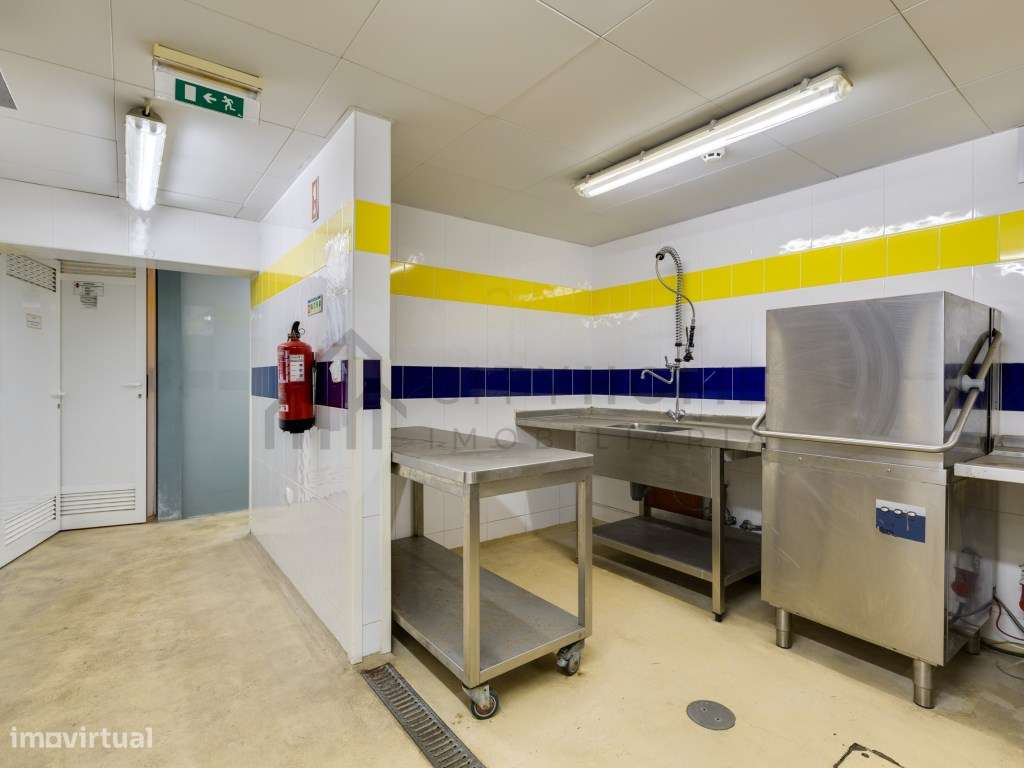 Espaço Comercial de 425m² no Coração de Faro-48