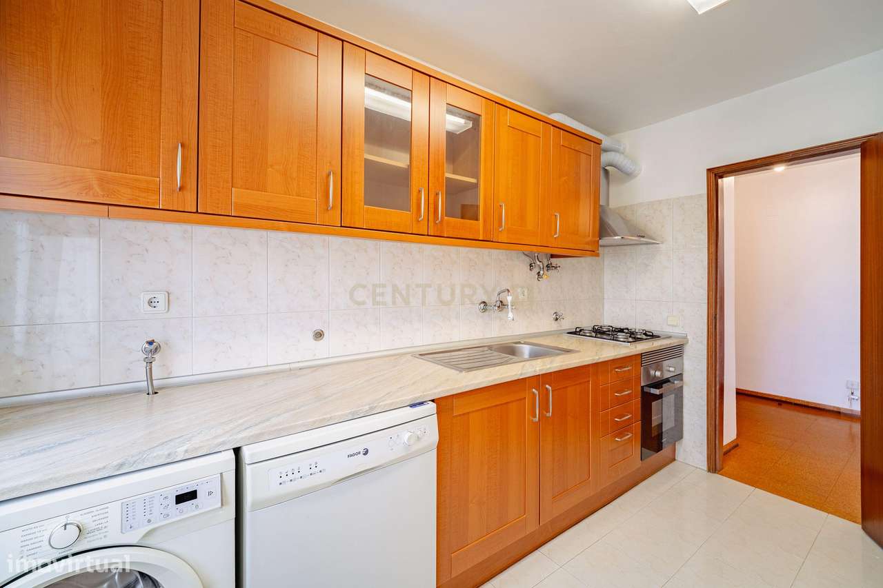 Apartamento Renovado na Caparica, Almada - 2 Quartos - Grande imagem: 2/34