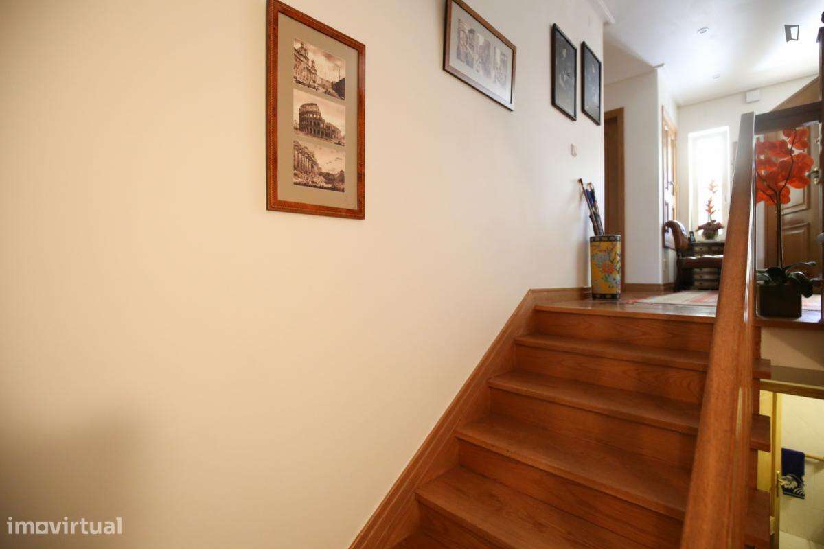 Quarto - localizado em Oeiras Lisbon - Grande imagem: 5/10