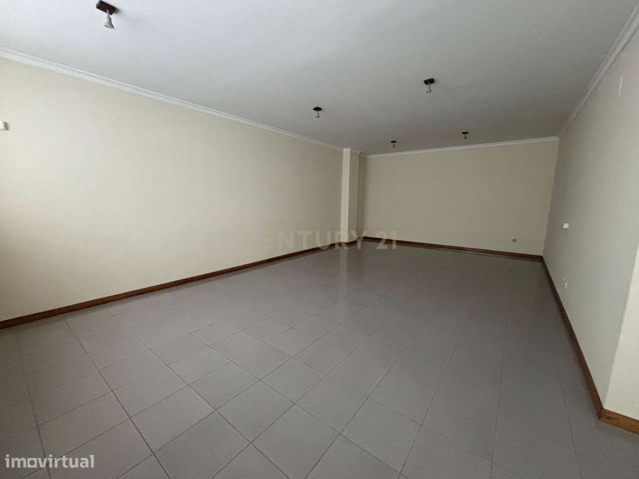 Loja - Centro Paredes - Grande imagem: 2/6