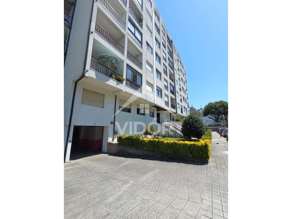 Garagem - Montes Burgos - Circunvalação - Grande imagem: 2/4