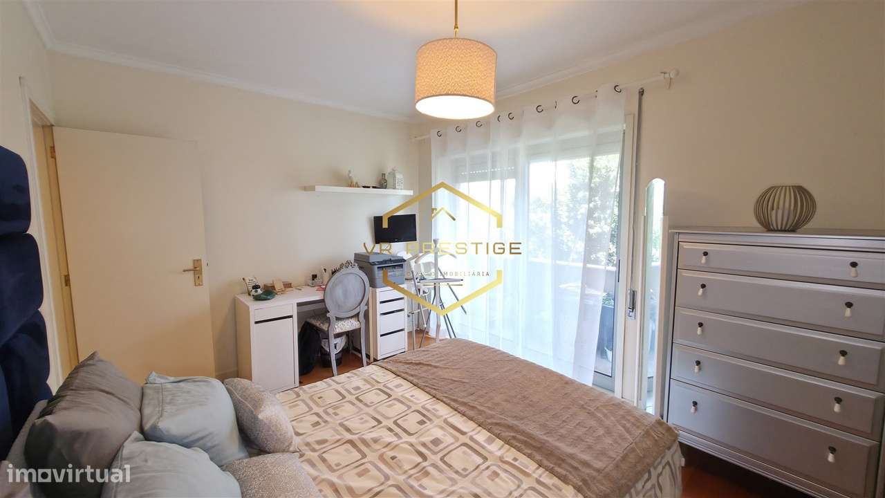 Apartamento T2 com Garagem, Arrumos e Excelente Localização – Póvoa de-15