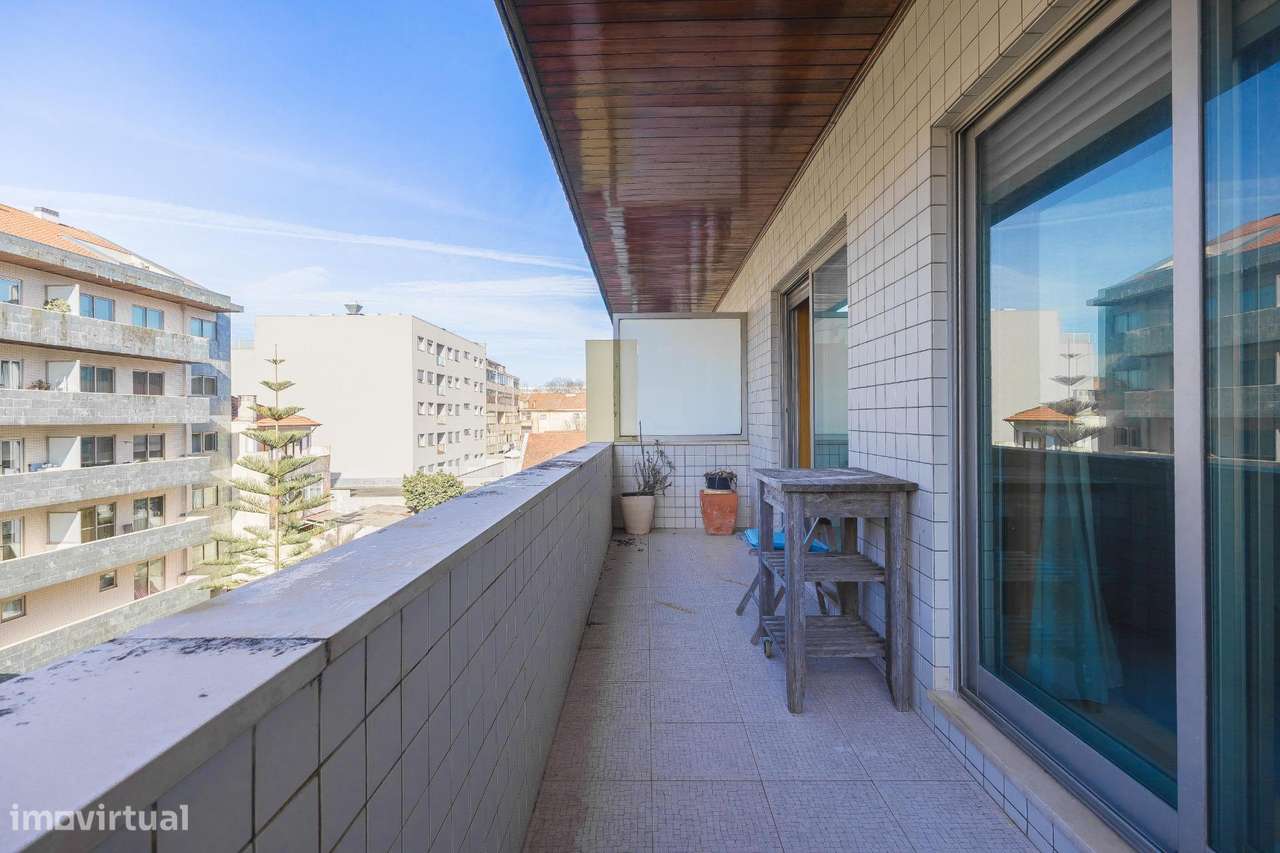 Apartamento T3 Exclusivo na Rua Soares dos Reis – Vila Nova de Gaia-23