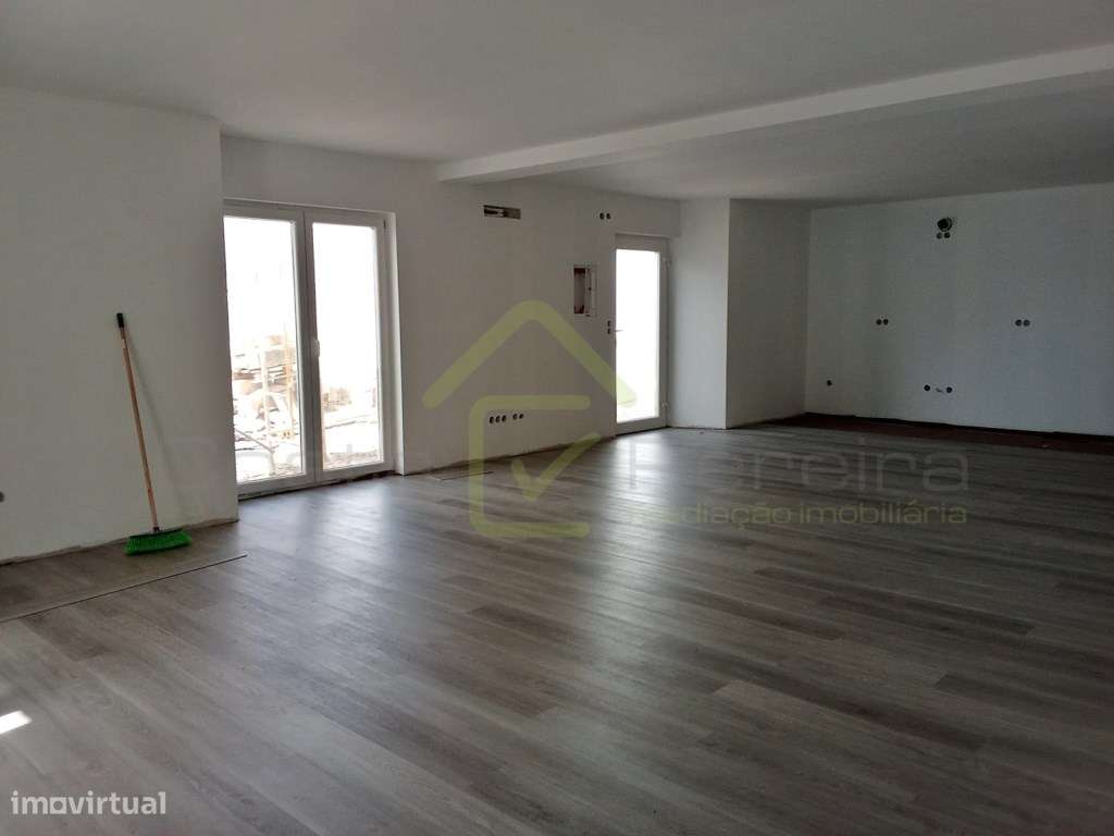 Moradia T3 com espaço exterior - Grande imagem: 4/16