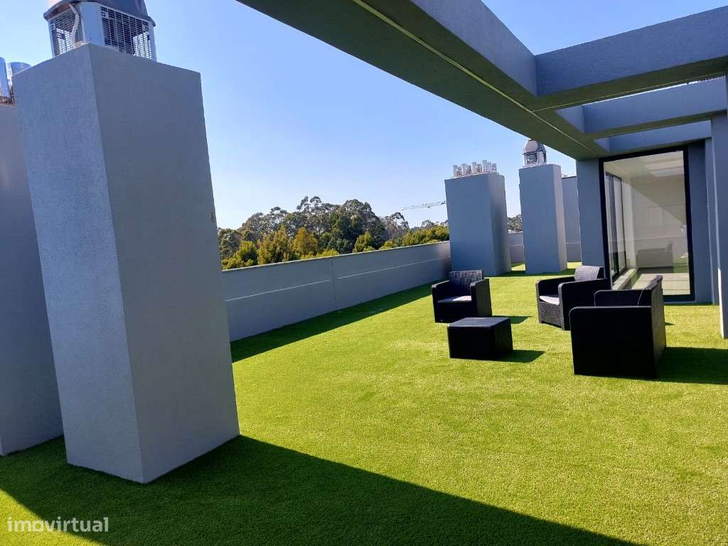 Apartamento T2 novo, com churrasqueira; piscina e playground na cob... - Grande imagem: 2/60