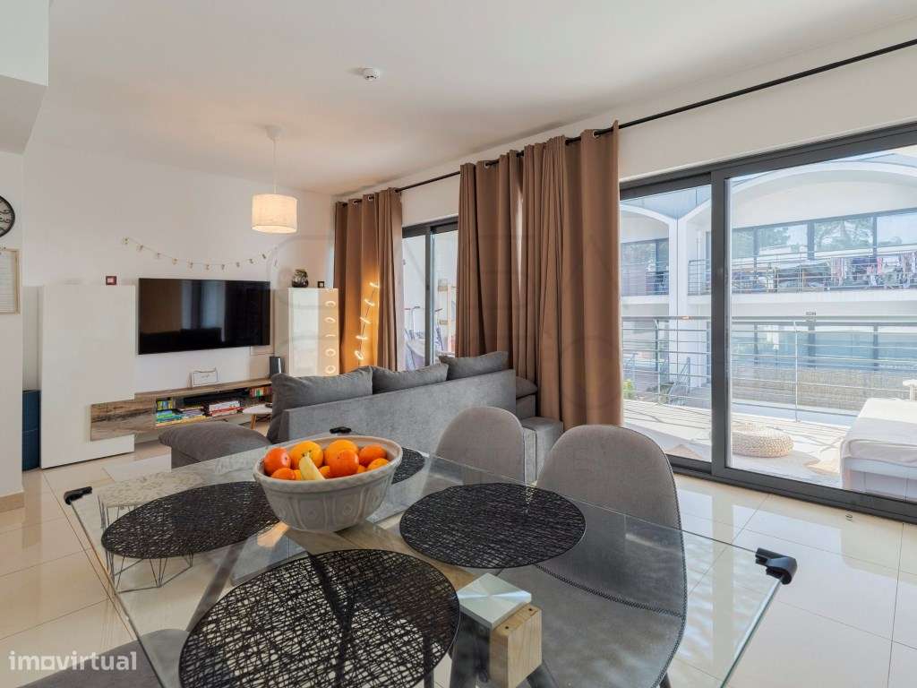 Apartamento T1 +1 com parqueamento em condomínio com piscina, Condo... - Grande imagem: 2/29