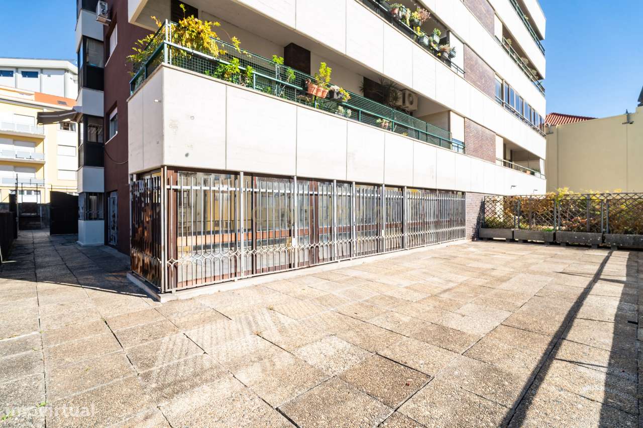 T6 com terraço de 150 m² em Celas-5
