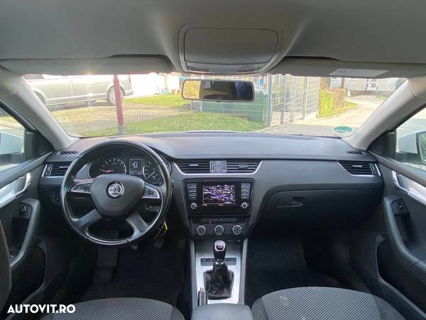 Skoda Octavia Combi Diesel 2.0 TDI Style - 7