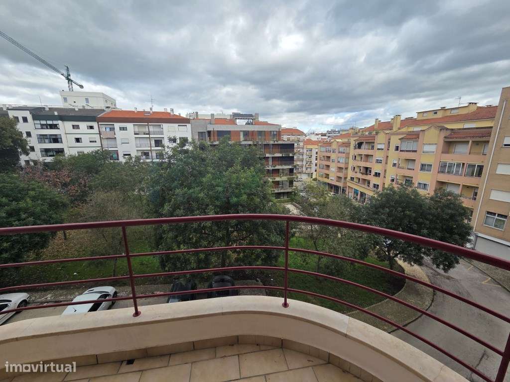 T3 com estacionamento - Zona Premium de Leiria, junto ao Seminário,...-10