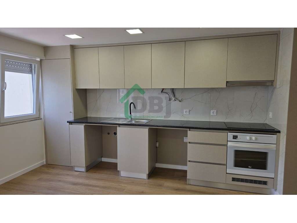 Nova Oportunidade! T5 Renovado no Centro da Covilhã - Grande imagem: 2/27