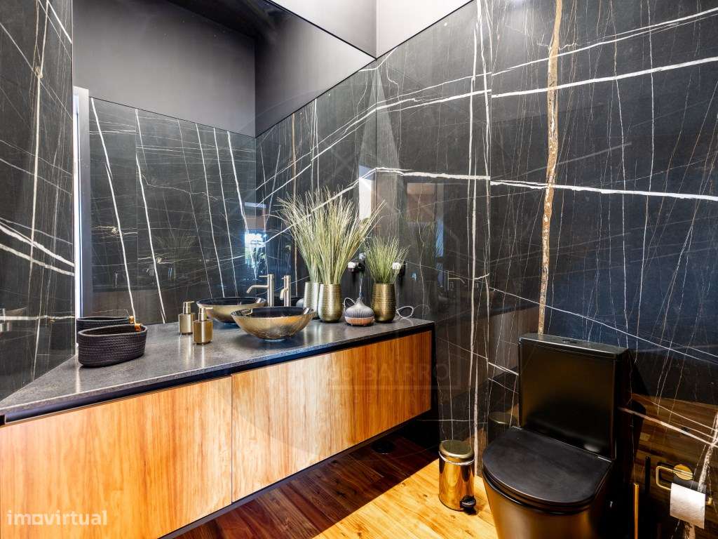 Moradia T6, térrea contemporânea, piscina, terraços e jardim junto ...-42