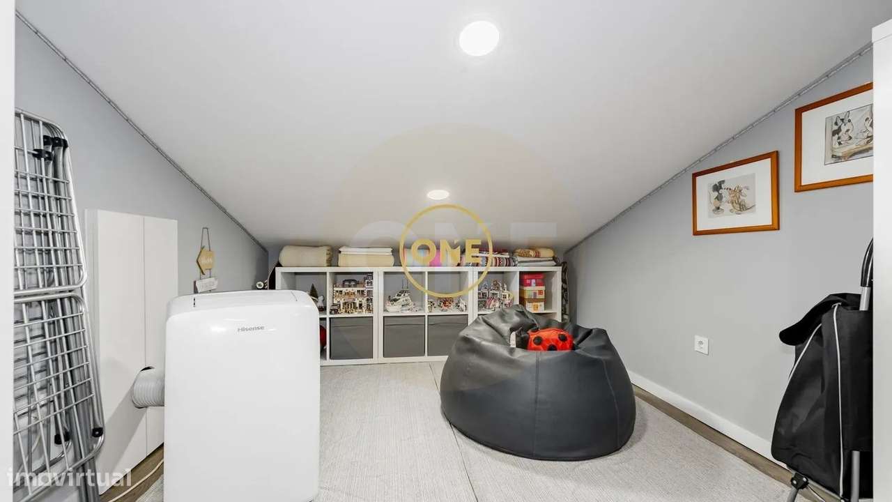 T4 no Centro da Trofa I Último Piso I 225 m² I Estúdio Independente II-19