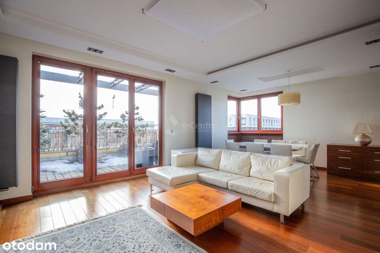 Przestronny apartament z tarasem. Czerwone Maki.-0