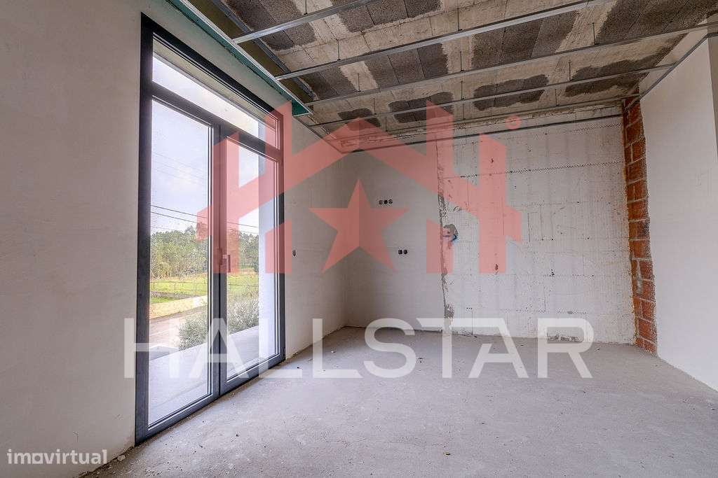Moradia T3+1 Geminada / Em Construção / Leiria-26