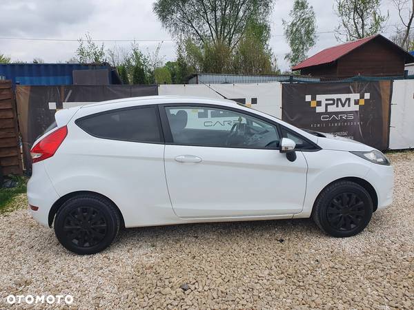 Ford Fiesta 1.25 Ghia - 8