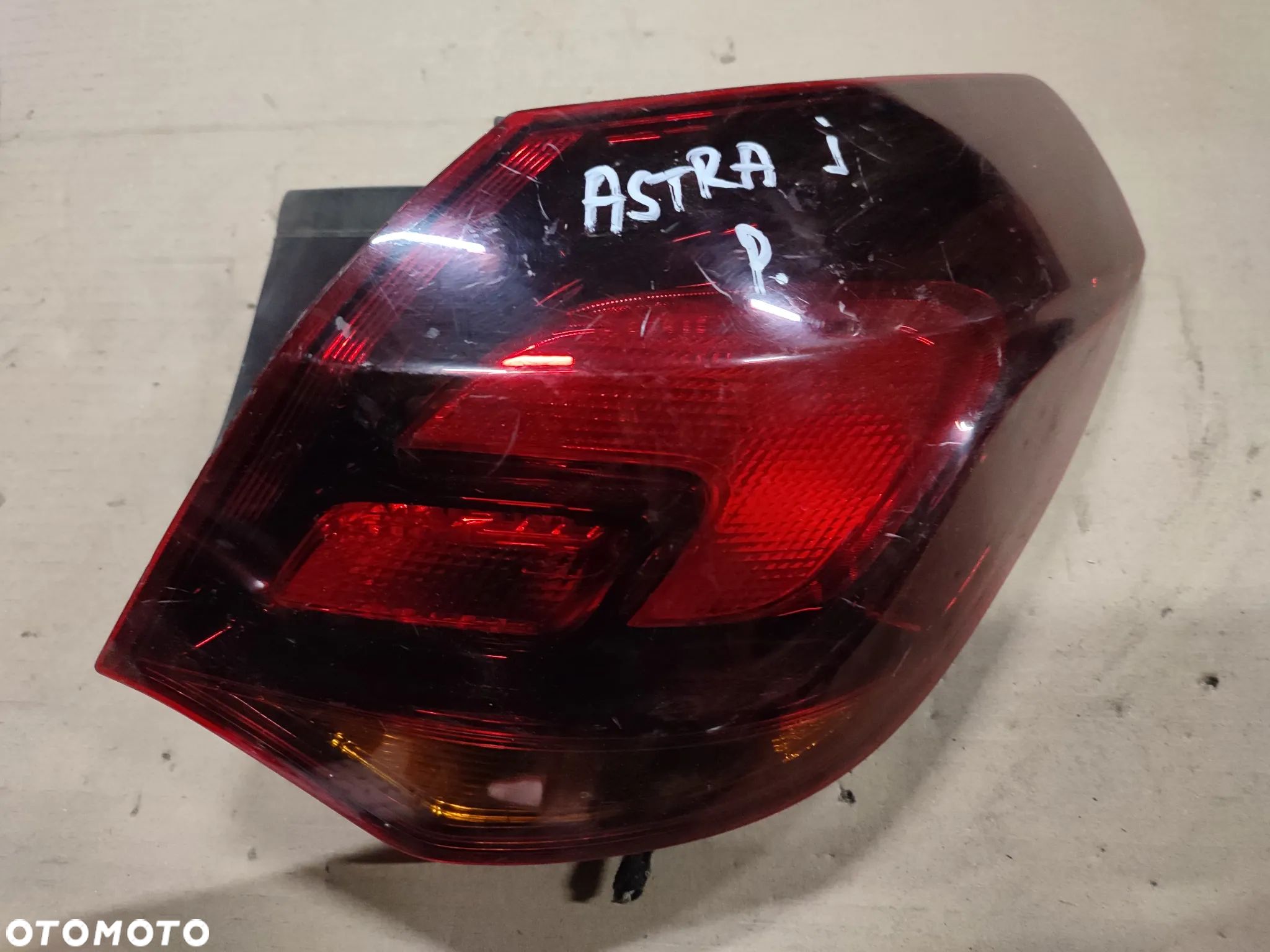 Opel Astra J IV HB lampa prawa tył tylna - 1