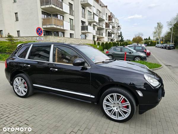 Porsche Cayenne Turbo - 35