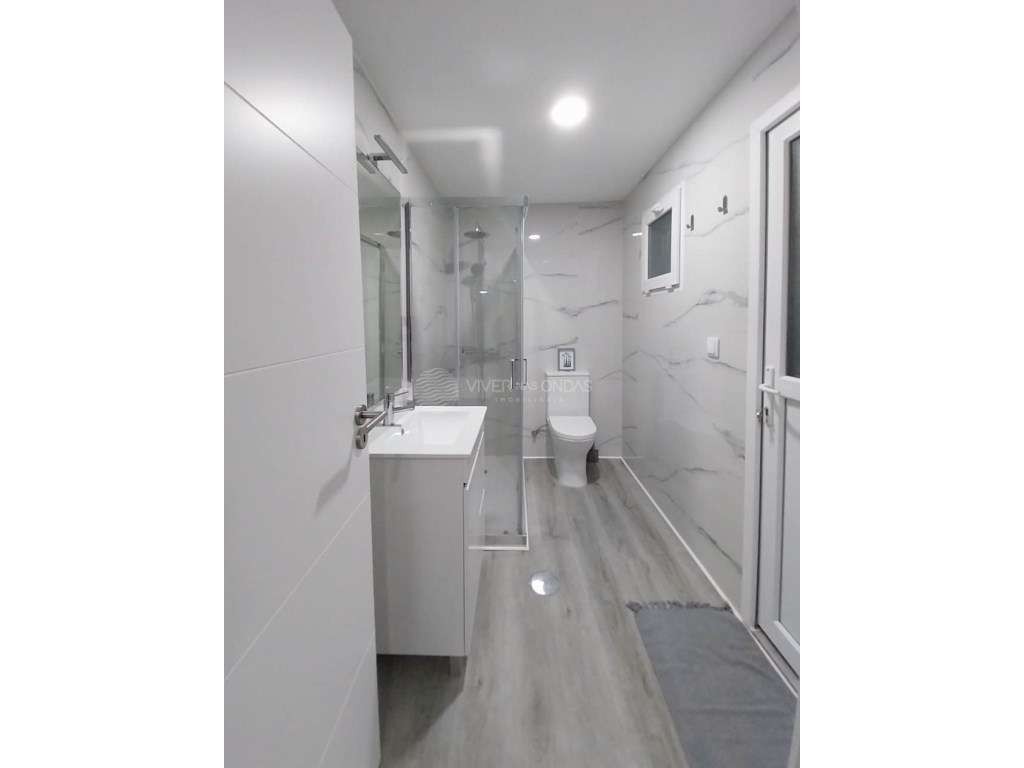 Moradia T1 totalmente renovada, com terraço, no centro do Porto.-10