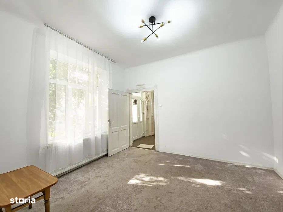 Vila de inchiriat, PET FRIENDLY, 3 camere, 70 mp, curte, zona Parcul C - Imagine principală: 4/8