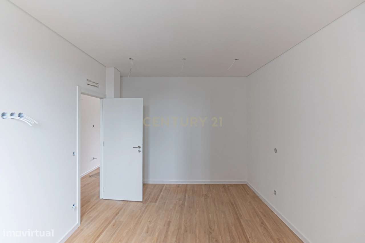 Excelente Oportunidade – T2+2 Duplex em Águas Santas-20