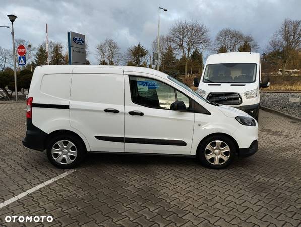 Ford Transit Courier - 4