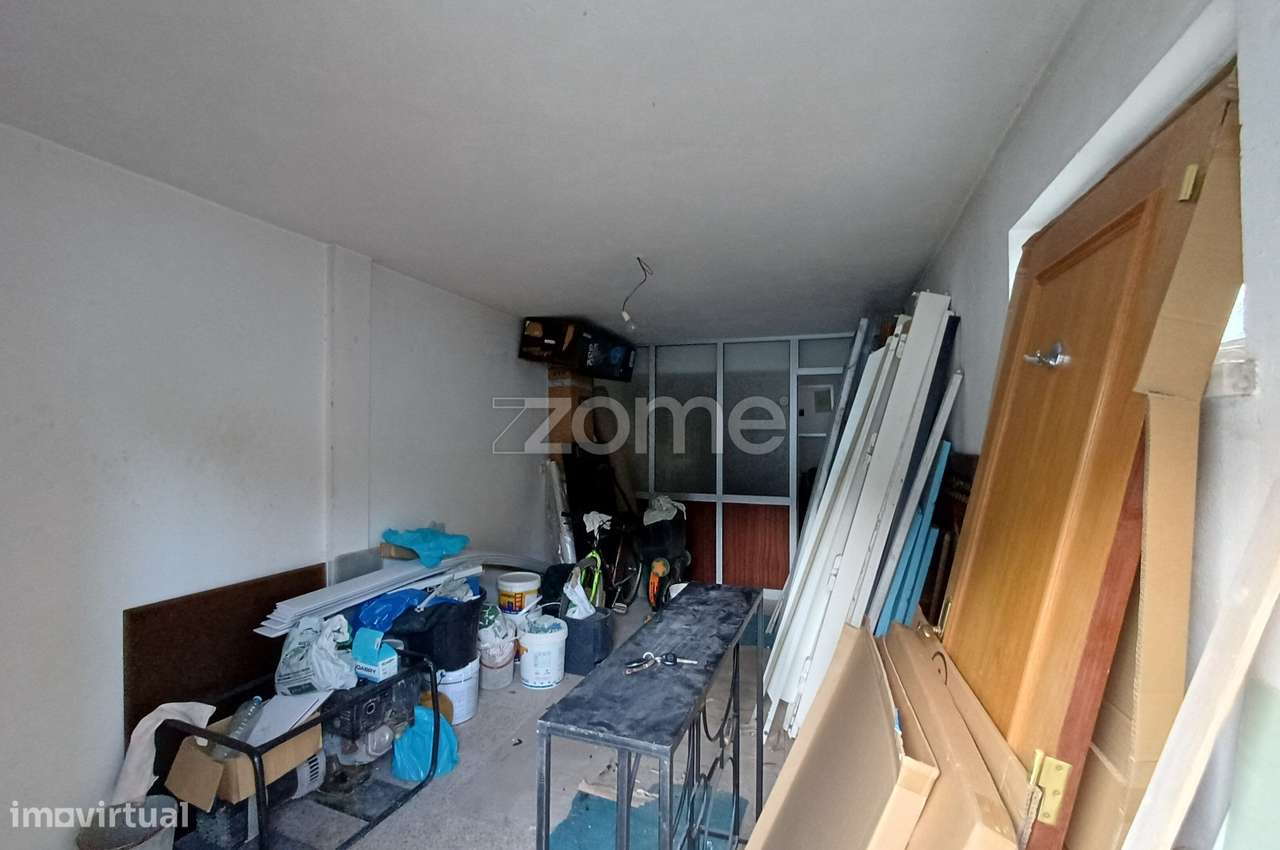Garagem Box com arrecadação e casa de banho - Grande imagem: 5/8