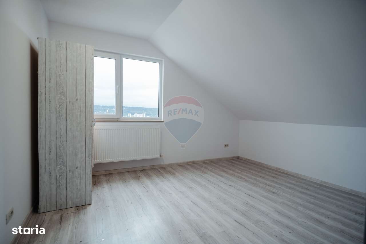 Apartament cu 3 camere de vânzare în zona Burdujeni-12