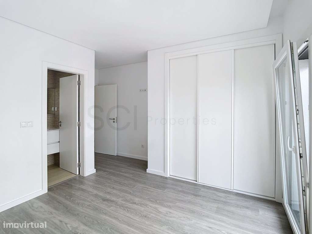 Moradia T3 duplex no centro de Fernão Ferro-24