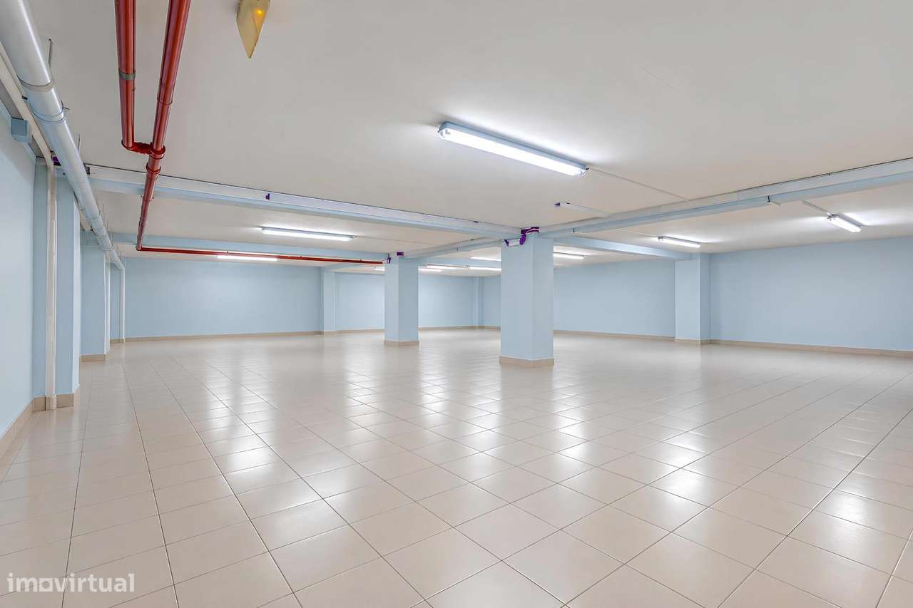 Venda | Loja de 670 m2 | 15 m de fachada | Garagem-30