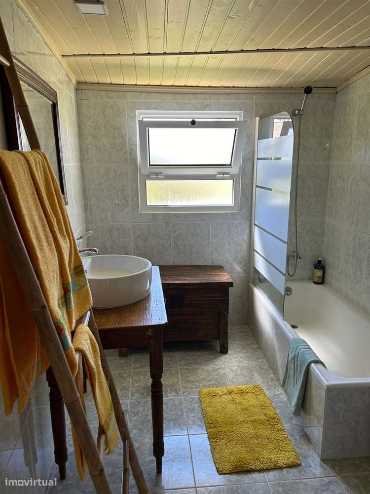 Moradia T3 com quintal em Castelo Branco, Mogadouro-16