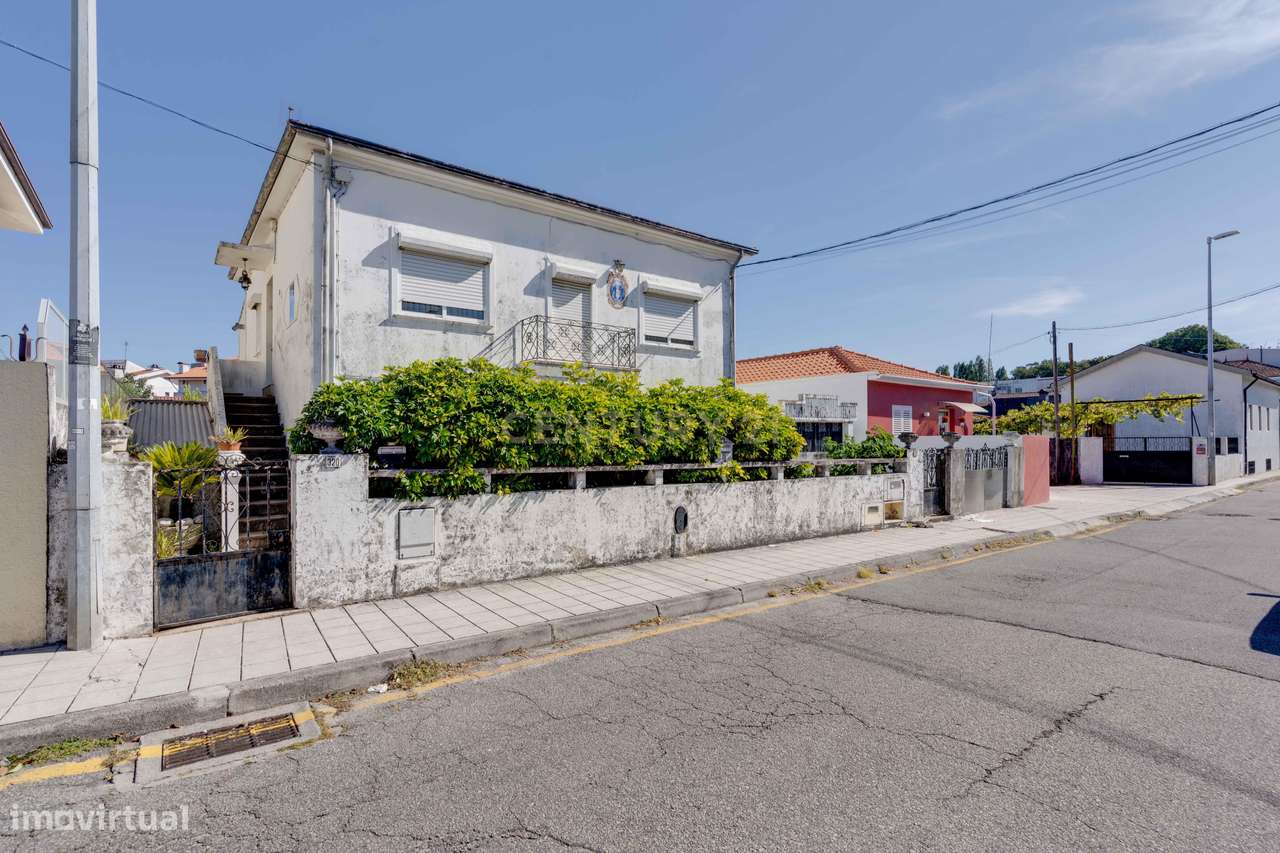 Moradia à venda em Ermesinde para habitação e/ou investimento-9