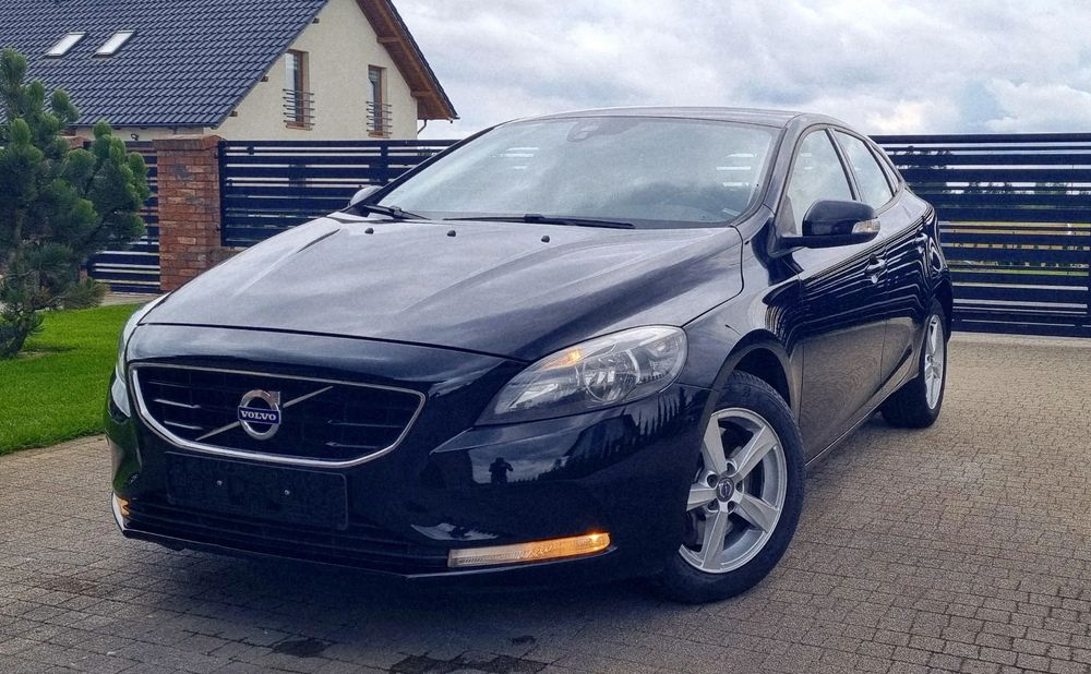 Volvo V40 II (2012-) D3 Geartronic Momentum 2015
