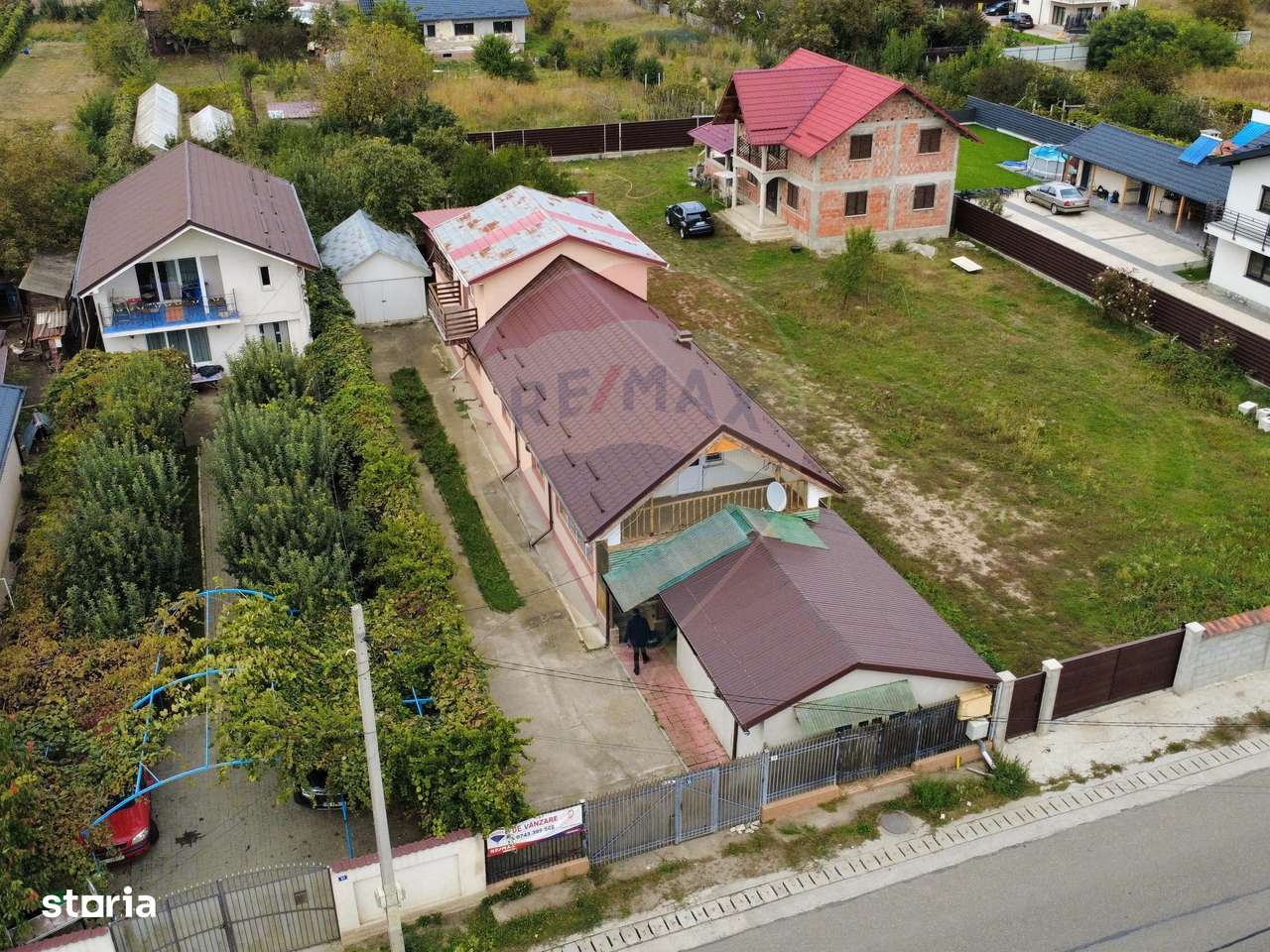 Casă / Vilă de vanzare in Serbanesti-0