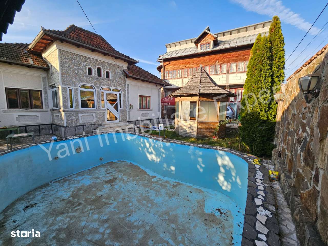 Casă + spațiu comercial de vânzare în comuna Băiculești, județ Argeș. - Imagine principală: 3/20