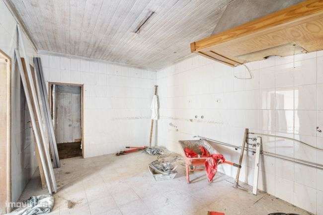 Moradia T2 para restauro - Este S. Pedro, Braga - Grande imagem: 5/10