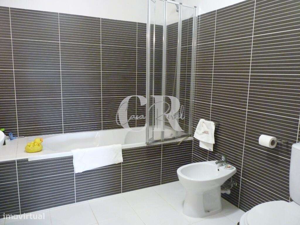 Casa isolada de 3 quartos com piscina, garagem, poço e vistas deslumbr-38