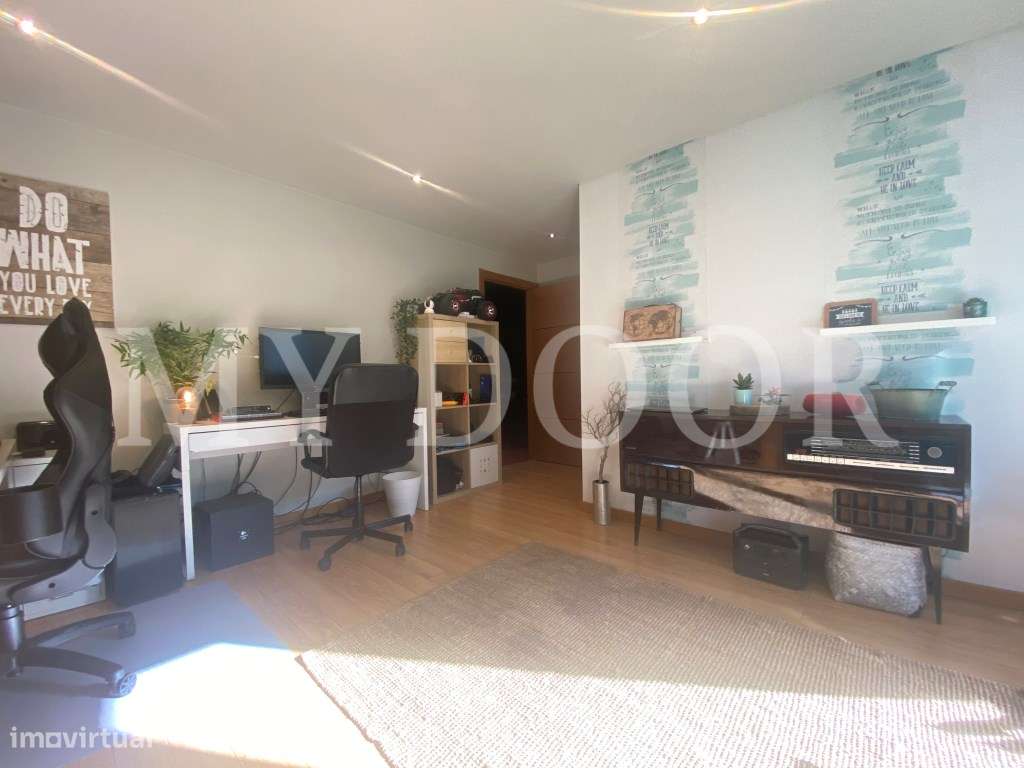 Loures - V4+1 Moradia c/ Piscina Privada - Varanda - Box + 2 parque...-51