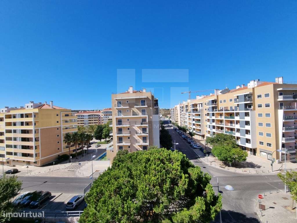 Apartamento T3 usado para venda em Mina de Água, Amadora.-13