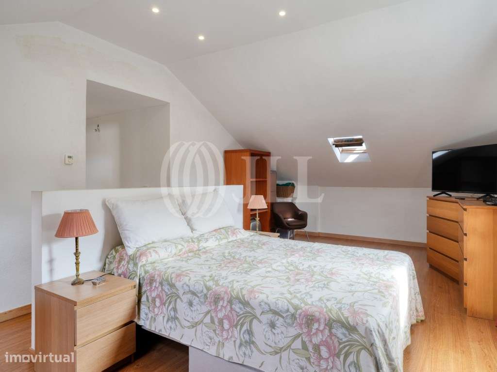 Moradia T4 com jardim no Banzão em Colares-29