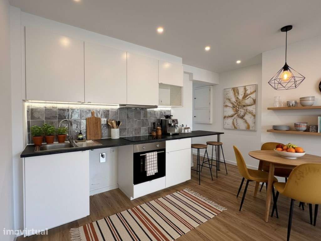 Apartamento T3 Renovado no centro de Camarate, Loures-6