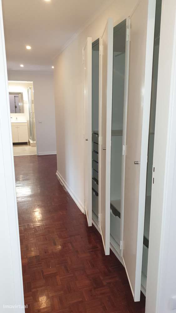 Grande T4 Av. Emb Augusto Castro. Novo a não perder. Coz bem equipada - Grande imagem: 5/26