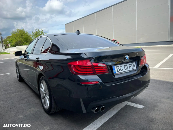 BMW Seria 5 525d xDrive AT - 12