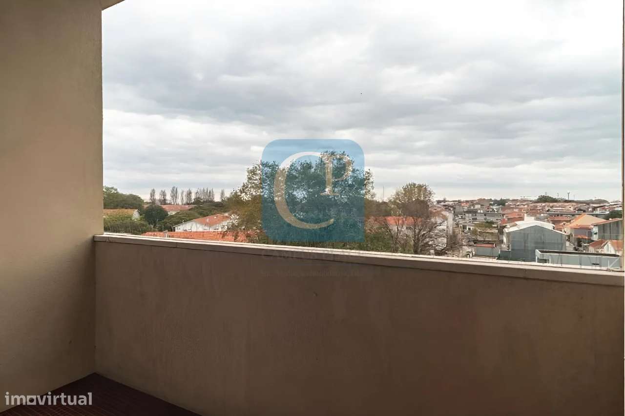 Apartamento T3+1 equipado com varanda em Ramalde, Porto - Grande imagem: 4/17