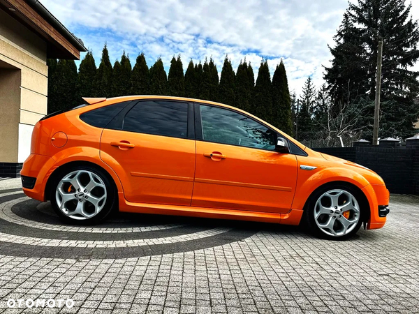 Ford Focus 2.5 ST Rally - 11
