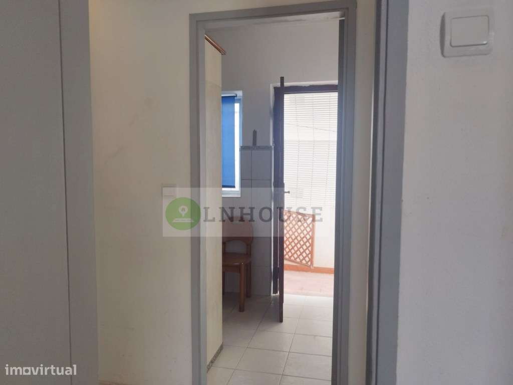 Exclusivo LNHOUSE: Prédio Inteiro / Venda Conjunta de Dois T2 no Ce...-10