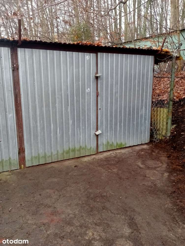 Mam do sprzedania garaż blaszany położony na gruncie spółdzielni