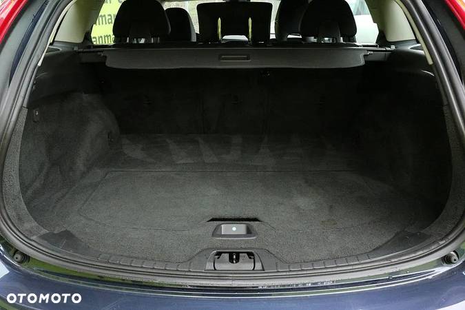 Volvo V60 D3 Geartronic Momentum - 32